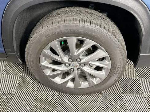 Used 2025 Buick Enclave Preferred FWD image 35