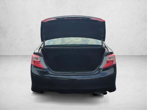 Used 2014 Toyota Camry SE FWD image 6