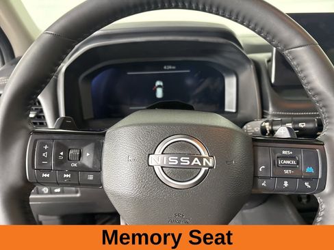 Used 2025 Nissan Rogue SL w/ Tech Package image 14