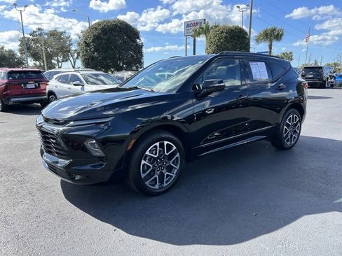 Used 2023 Chevrolet Blazer RS w/ Enhanced Convenience Package image 3