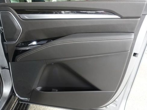 New 2026 Cadillac Escalade ESV Luxury image 24