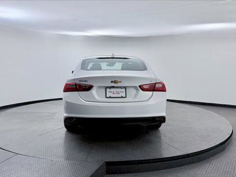 Used 2023 Chevrolet Malibu LT FWD image 7