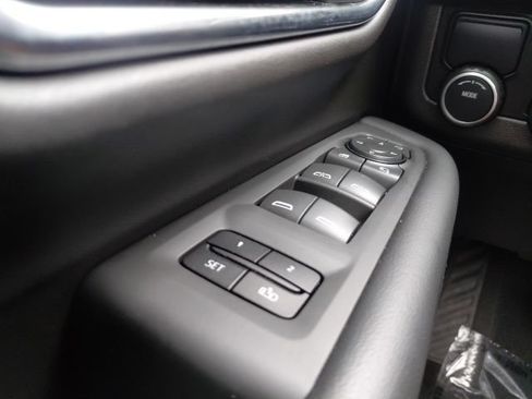 Used 2022 Chevrolet Tahoe RST w/ Luxury Package RWD image 23