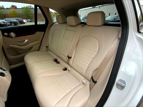 Used 2020 Mercedes-Benz GLC 300 4MATIC image 21