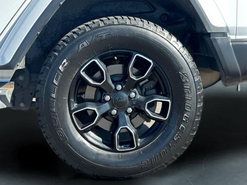 Used 2020 Jeep Wrangler Unlimited Sahara w/ LED Lighting Group image 30