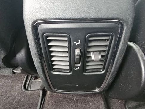 Used 2018 Dodge Durango SXT w/ 3rd Row Seating Group image 17