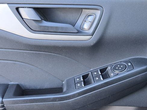 Used 2022 Ford Escape SE w/ Cold Weather Package image 22