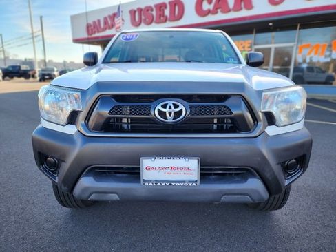 Used 2015 Toyota Tacoma PreRunner image 2