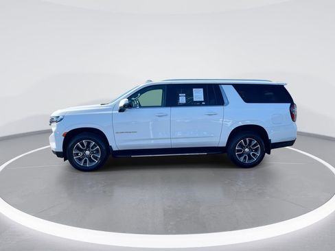 Used 2022 Chevrolet Suburban LT w/ LT Signature Package AWD/4WD image 5