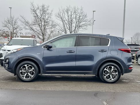 Used 2022 Kia Sportage LX image 7