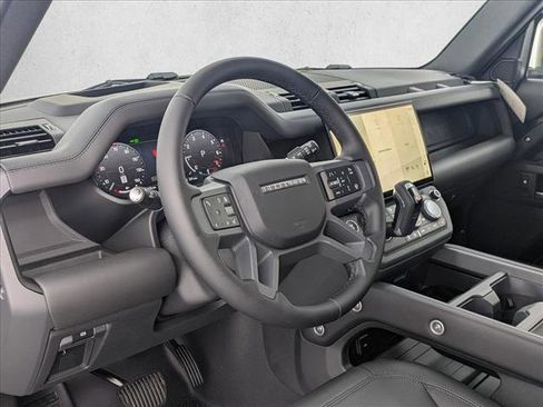 New 2026 Land Rover Defender 130 X-Dynamic SE AWD/4WD image 5