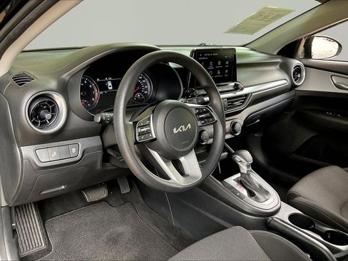 Used 2024 Kia Forte LXS w/ LXS Technology Package FWD image 15