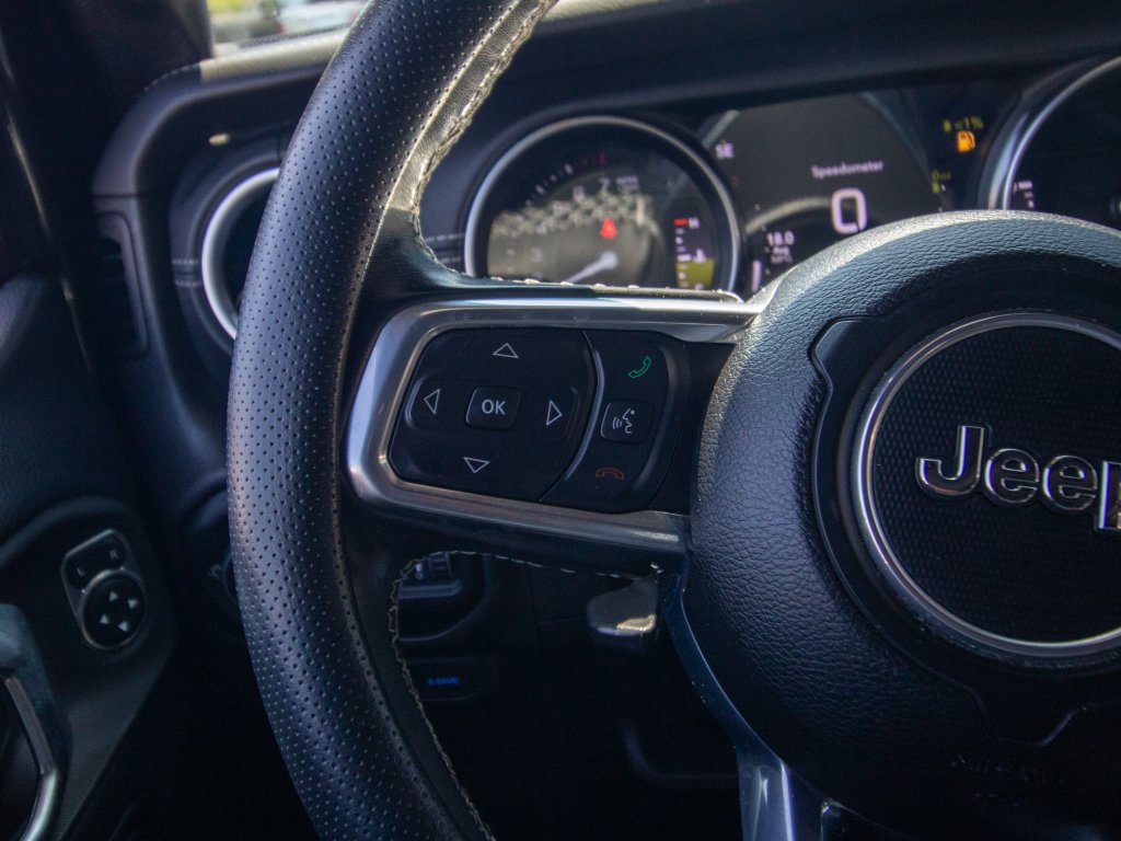 Used 2022 Jeep Wrangler Unlimited Sahara w/ Cold Weather Group AWD/4WD image 29