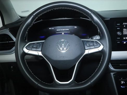 Used 2025 Volkswagen Taos SE AWD/4WD image 20