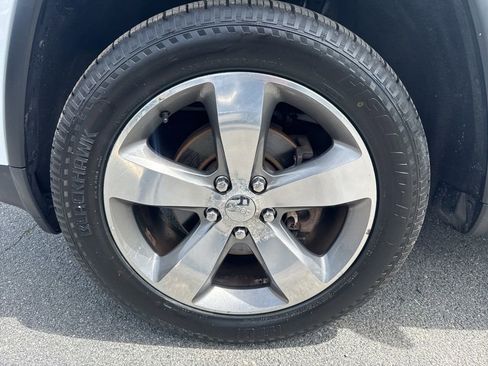 Used 2014 Jeep Grand Cherokee Limited AWD/4WD image 9