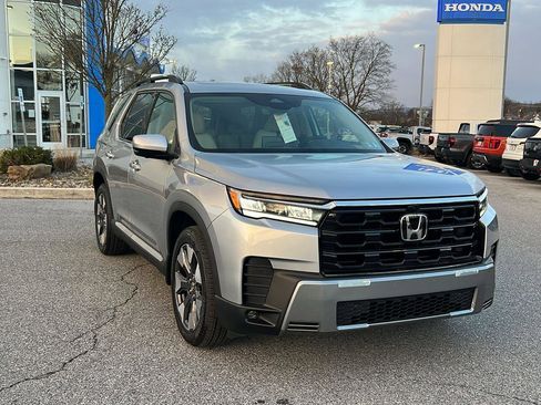 New 2026 Honda Pilot Touring image 1