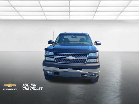 Used 2005 Chevrolet Silverado 3500 LT w/ Heavy-Duty Power Package AWD/4WD image 8