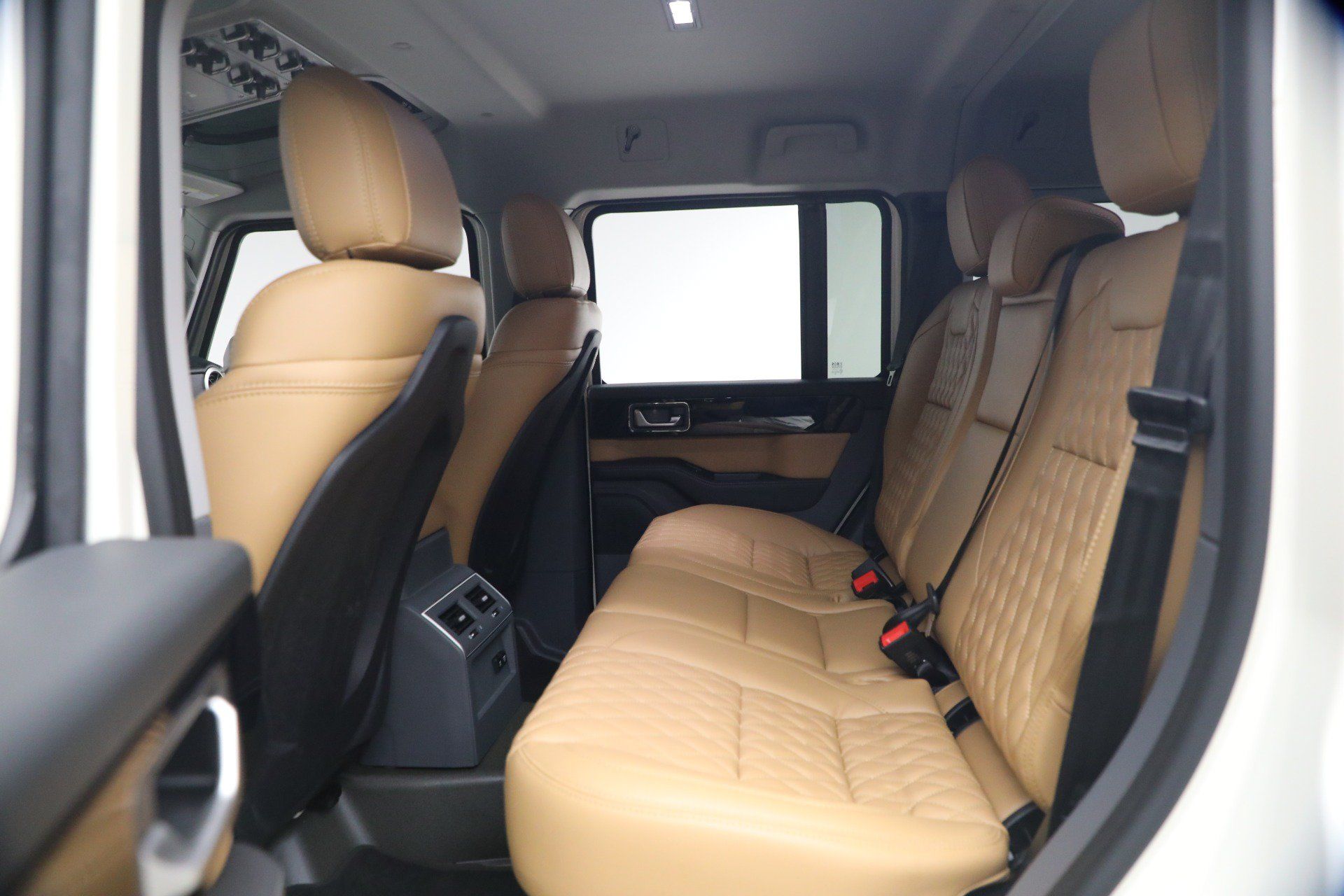Used 2025 INEOS Grenadier Station Wagon AWD/4WD image 16