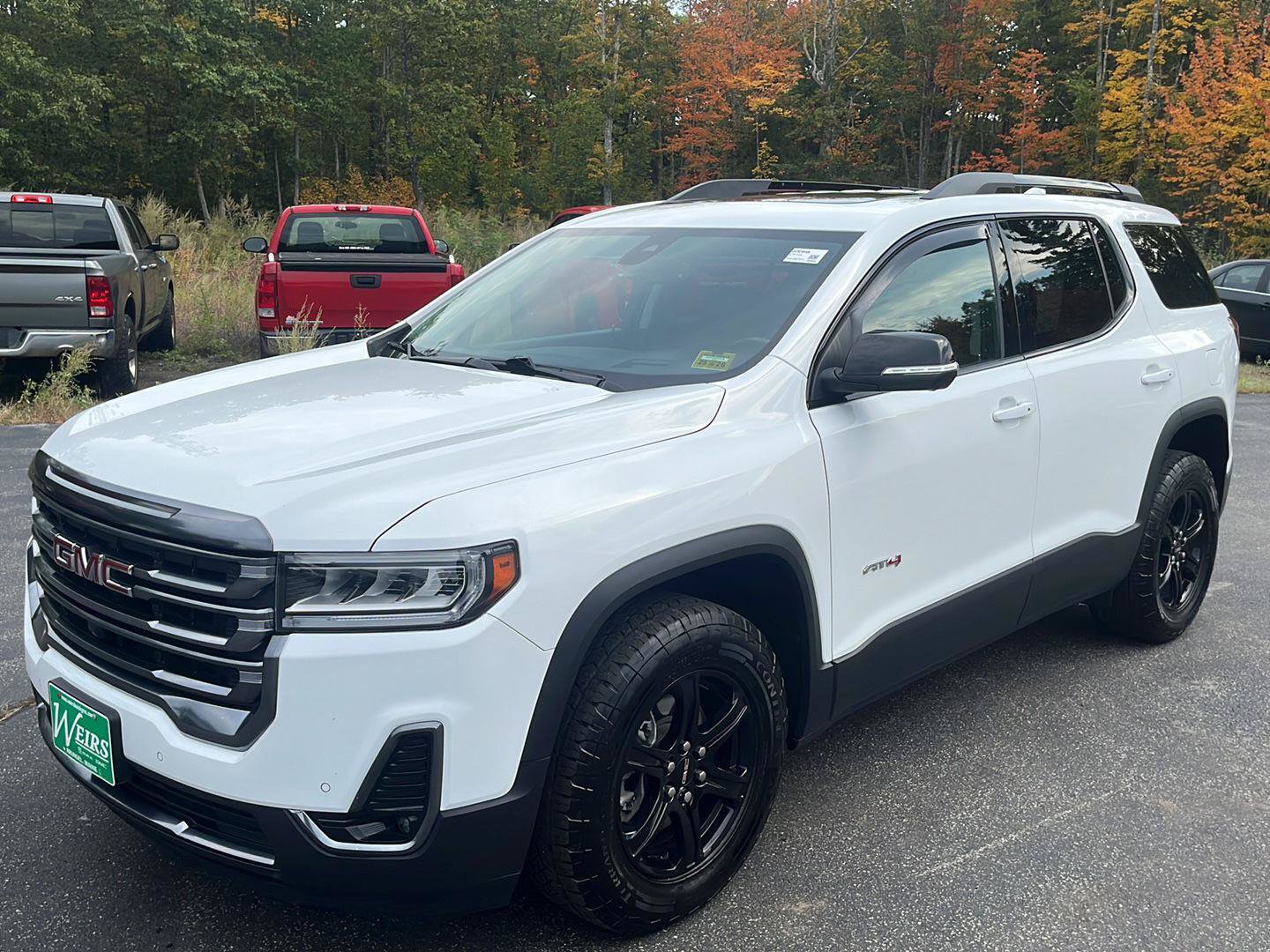 Used 2022 GMC Acadia AT4 w/ Technology Package AWD/4WD image 1