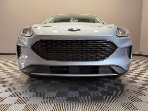 Used 2022 Ford Escape SE w/ Convenience Package FWD image 3