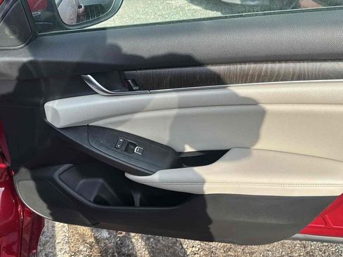 Used 2021 Honda Accord EX image 12