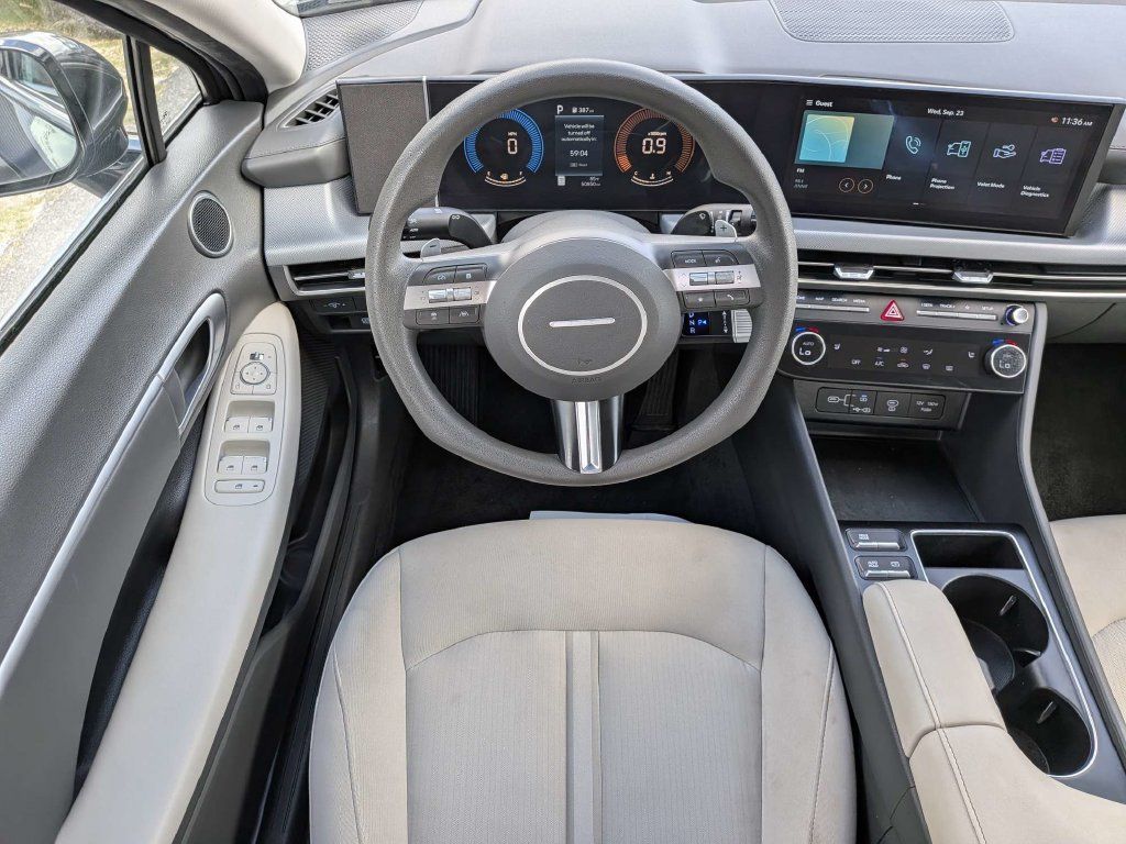 Used 2025 Hyundai Sonata SEL FWD image 14