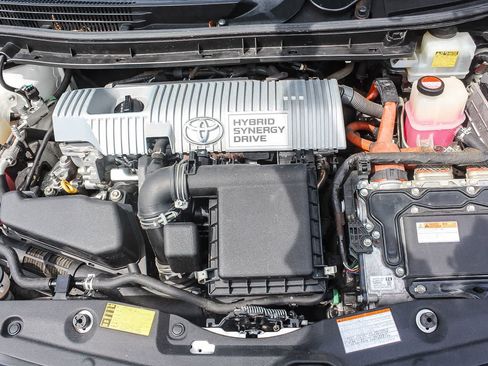 Used 2015 Toyota Prius Four image 38