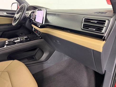Used 2024 Volkswagen Atlas Cross Sport SE FWD image 32