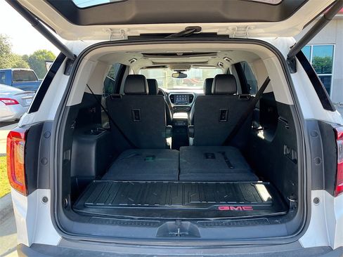 Used 2023 GMC Acadia SLT w/ Elevation Edition image 27