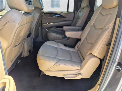 Used 2018 Cadillac Escalade ESV Platinum AWD/4WD image 23