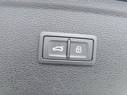 Used 2023 Audi Q5 2.0T Premium Plus w/ Premium Plus Package image 11