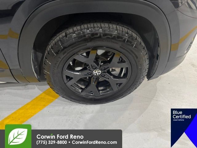 Used 2024 Volkswagen Atlas Peak Edition SEL AWD/4WD image 43