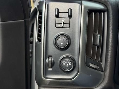 Used 2019 Chevrolet Silverado 1500 LT w/ All Star Edition AWD/4WD image 18