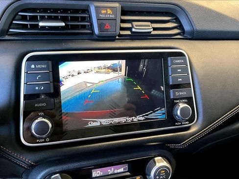 Used 2020 Nissan Versa SR FWD image 10