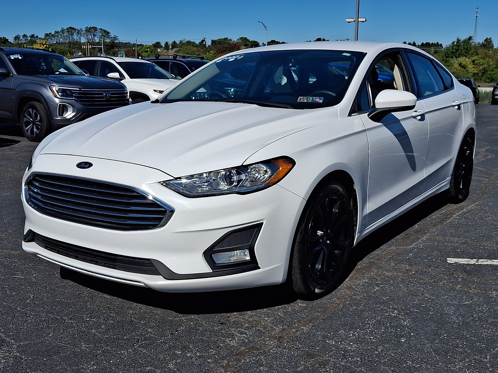 Used 2020 Ford Fusion SE w/ Equipment Group 151A FWD image 3