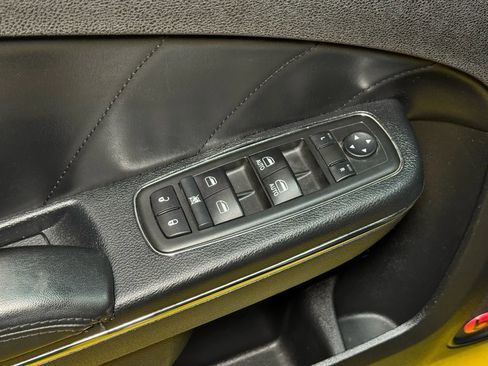 Used 2014 Dodge Charger R/T w/ Blacktop Package image 29