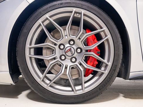 Used 2024 Chevrolet Corvette Z06 RWD image 14