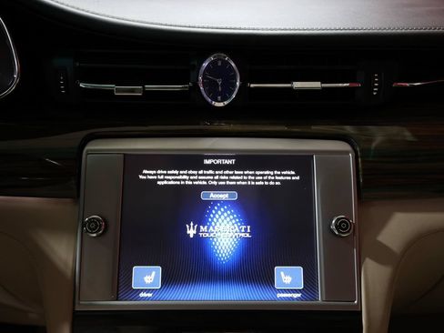 Used 2015 Maserati Quattroporte S Q4 AWD/4WD image 18