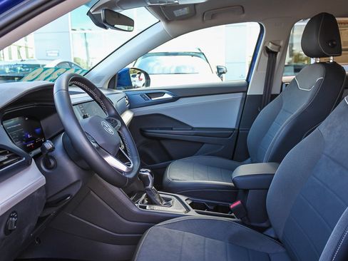 Used 2024 Volkswagen Taos SE image 18