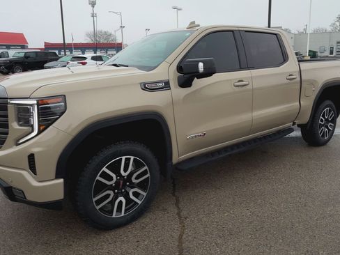 Used 2022 GMC Sierra 1500 AT4 w/ AT4 Premium Package image 4