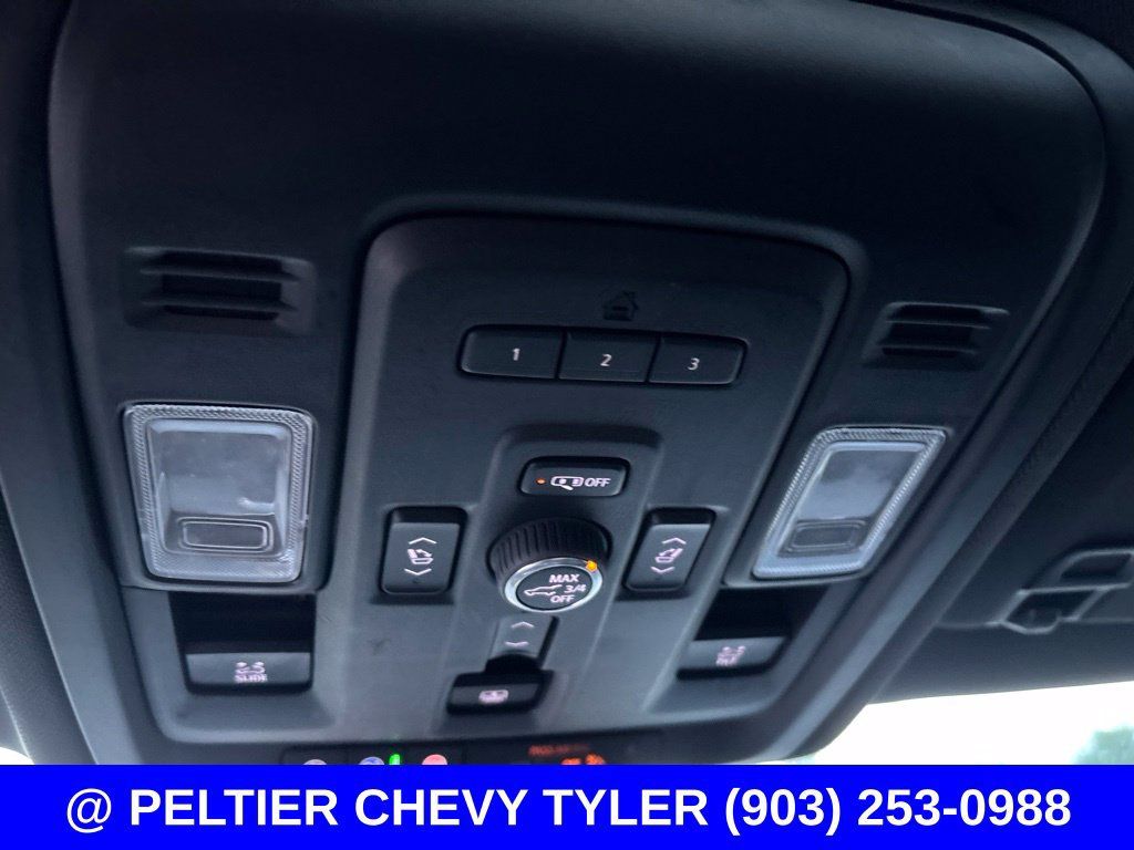 Used 2023 GMC Yukon XL AT4 w/ AT4 Premium Package AWD/4WD image 18