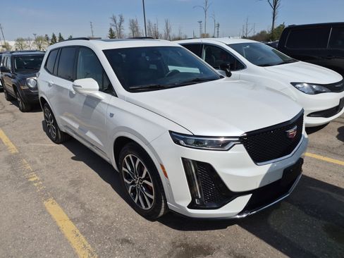 Used 2022 Cadillac XT6 Sport w/ Platinum Package AWD/4WD image 5