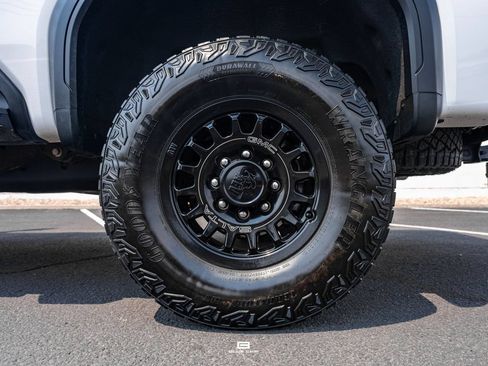 Used 2024 GMC Sierra 2500 AT4X w/ AT4X AEV Edition AWD/4WD image 6