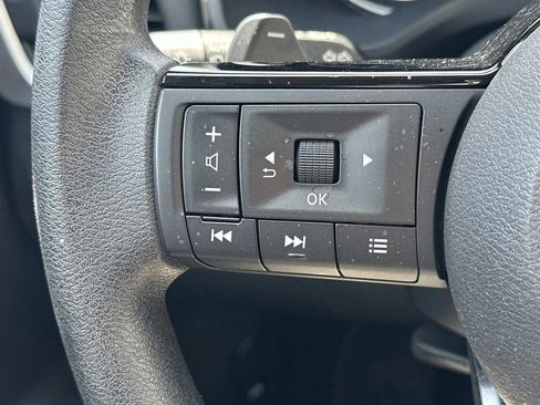 Used 2023 Nissan Rogue SV AWD/4WD image 23