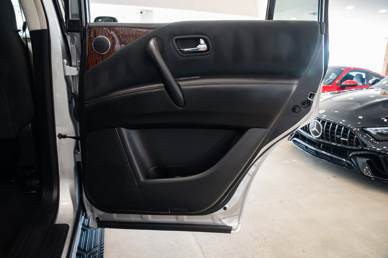 Used 2018 Nissan Armada SV w/ Driver Package RWD image 22