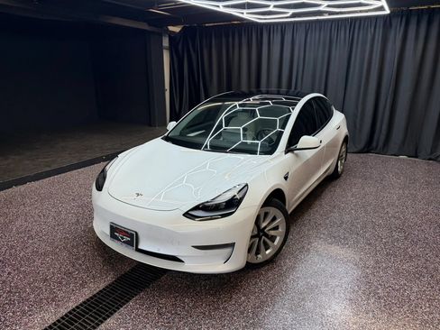 Used 2022 Tesla Model 3 Long Range AWD/4WD image 2