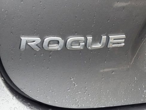 Used 2021 Nissan Rogue Sport S FWD image 9