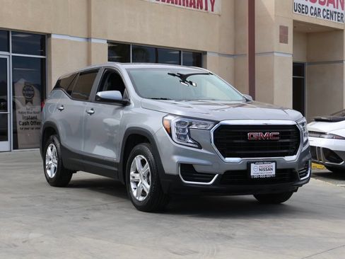 Used 2024 GMC Terrain SLE AWD/4WD image 2