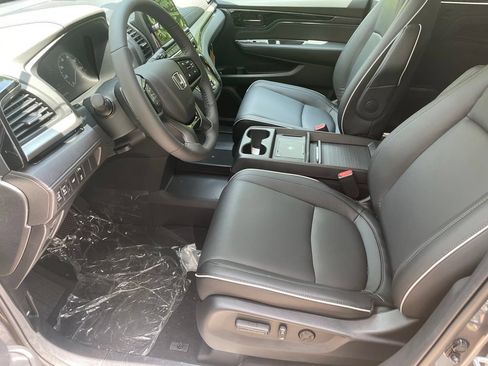 New 2026 Honda Odyssey Touring image 16