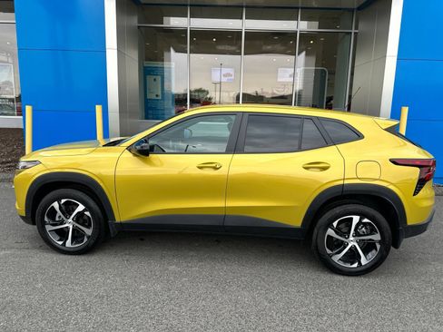 Used 2025 Chevrolet Trax RS FWD image 31